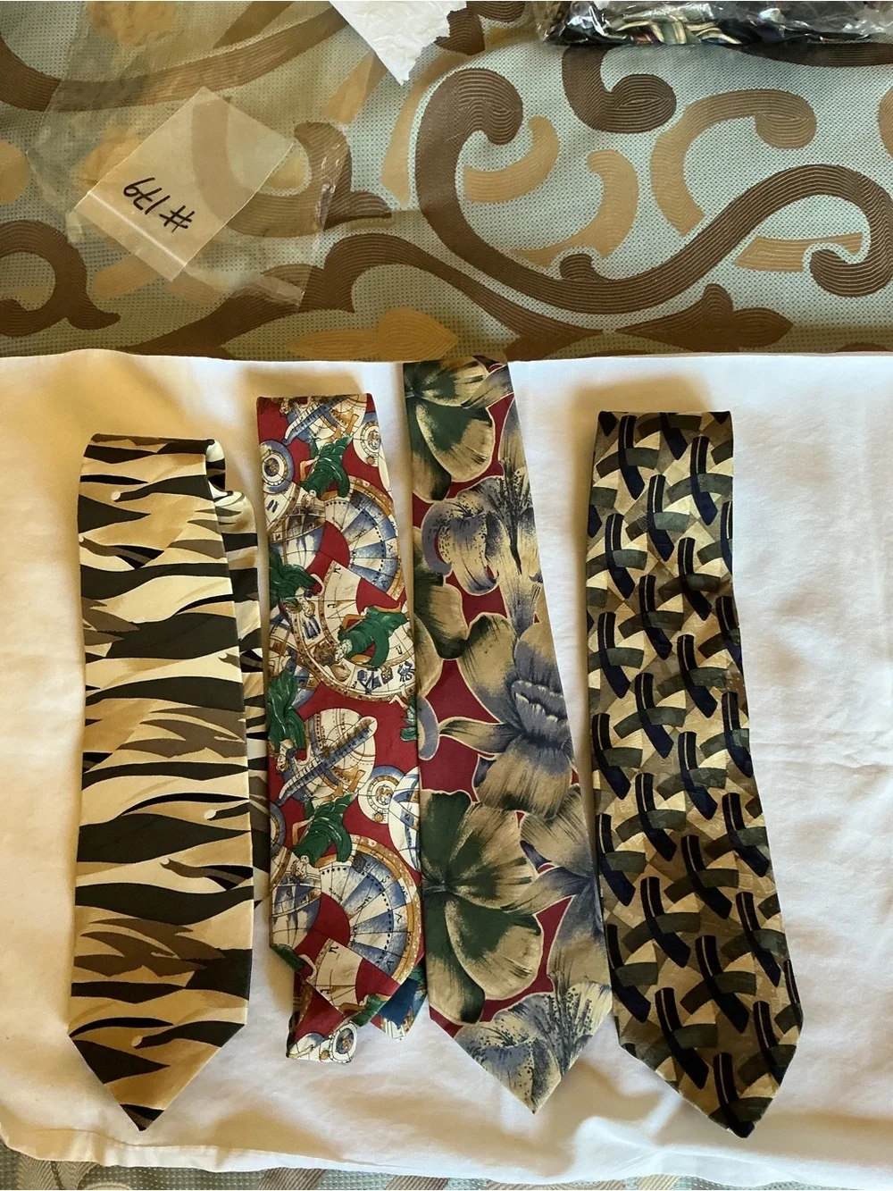 4 Mens Vintage Patterned Necktie Set - Tan w/ 2 Tie Clips